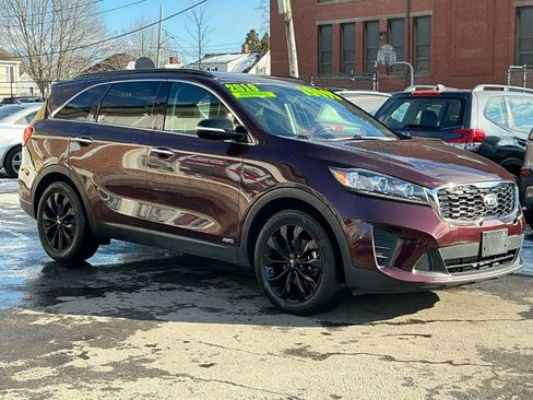 Used 2019 Kia Sorento S image 2