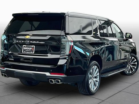 Used 2025 Chevrolet Suburban High Country w/ Sun And Tow Package AWD/4WD image 13