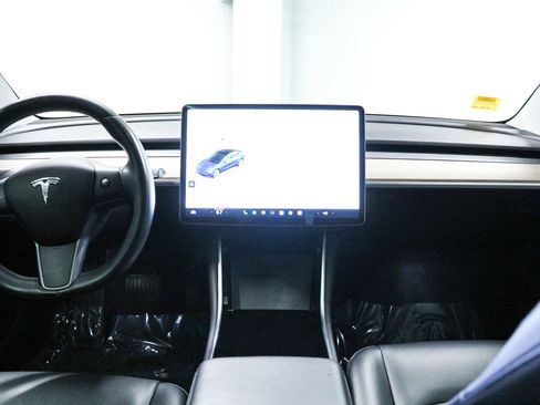 Used 2018 Tesla Model 3 RWD image 13
