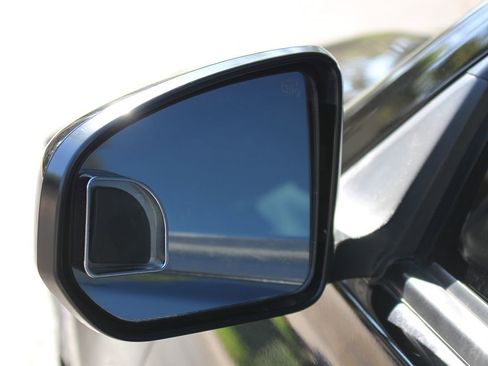 Used 2018 Nissan 370Z w/ Sport Package image 36