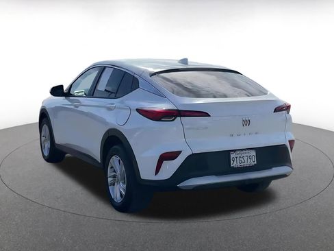 Used 2025 Buick Envista Preferred image 11