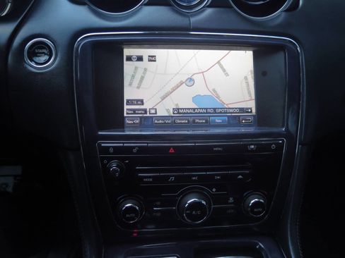 Used 2011 Jaguar XJ L image 10