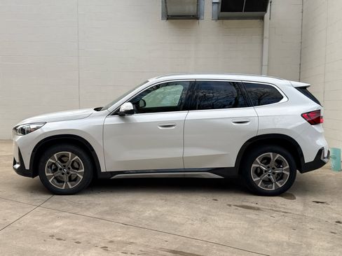 Certified 2025 BMW X1 xDrive28i w/ Technology Package image 5