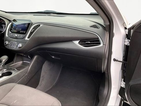 Used 2024 Chevrolet Malibu LT image 18