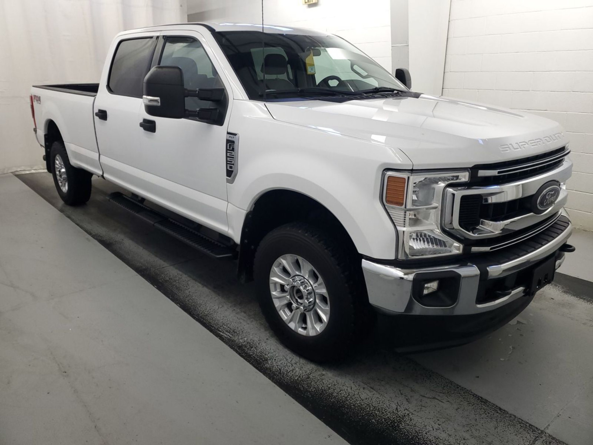 Used 2021 Ford F250 XLT w/ XLT Value Package AWD/4WD image 4
