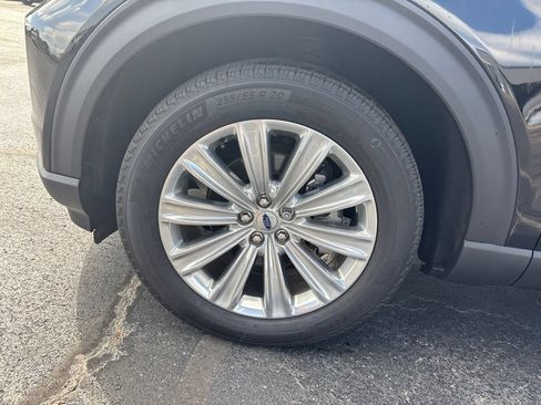 Used 2024 Ford Explorer Limited w/ Limited Technology Package AWD/4WD image 9
