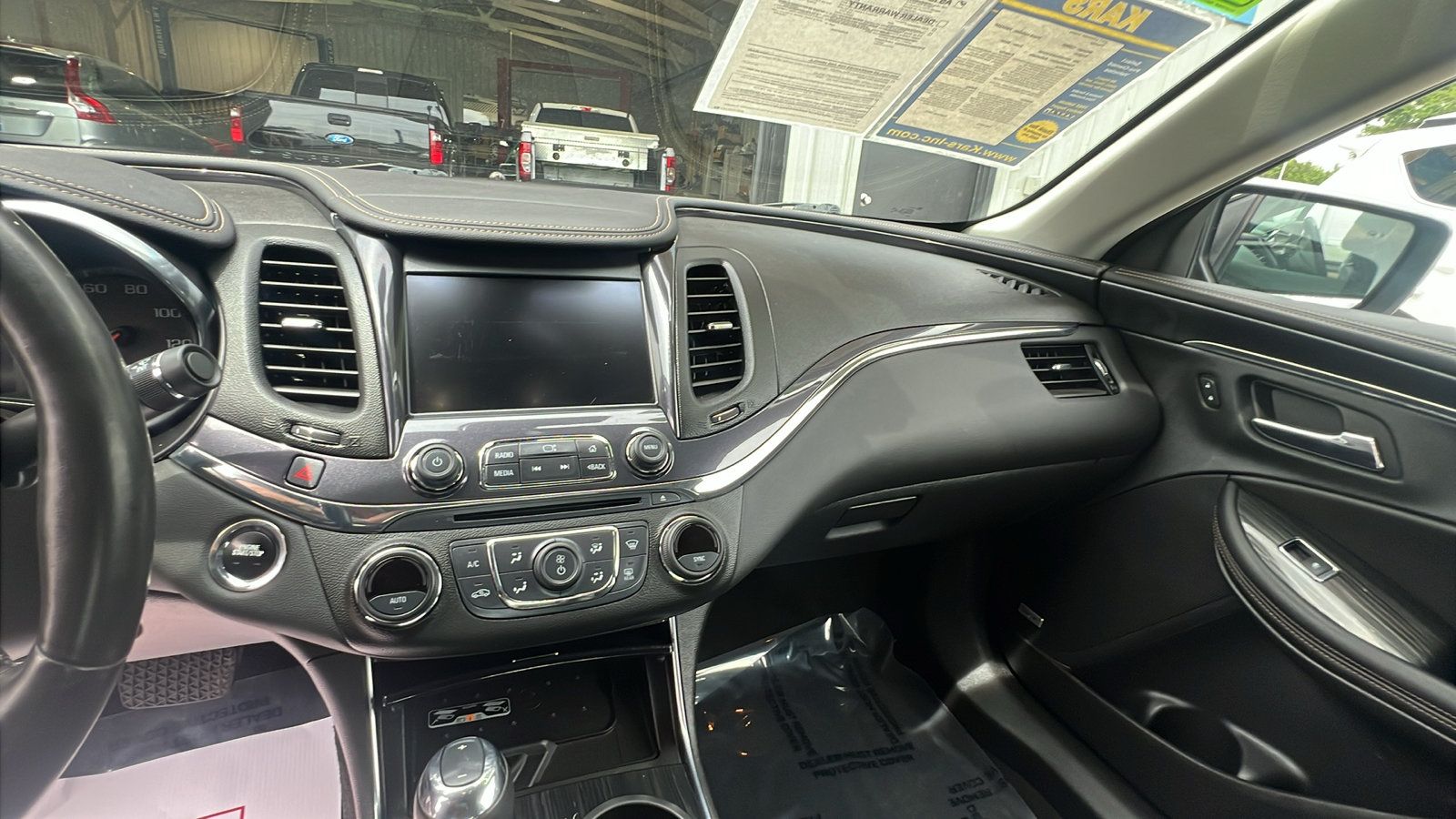 Used 2017 Chevrolet Impala Premier w/ Enhanced Convenience Package FWD image 13