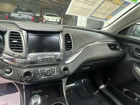 Used 2017 Chevrolet Impala Premier w/ Enhanced Convenience Package FWD image 13