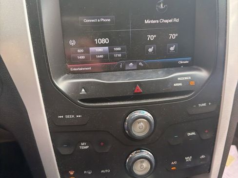 Used 2014 Ford Explorer XLT w/ Equipment Group 202A image 3