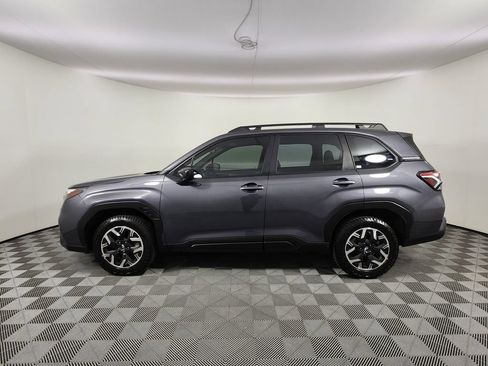 Used 2025 Subaru Forester AWD/4WD image 2