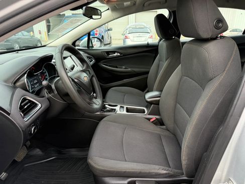 Used 2017 Chevrolet Cruze LS FWD image 2