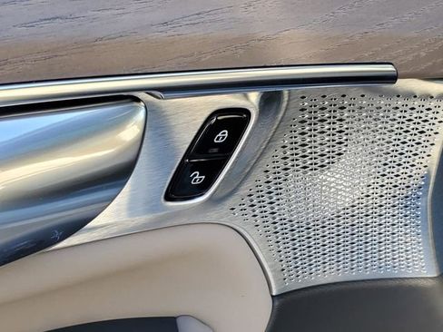 New 2026 Volvo XC90 T8 Ultra w/ Lounge Package AWD/4WD image 12