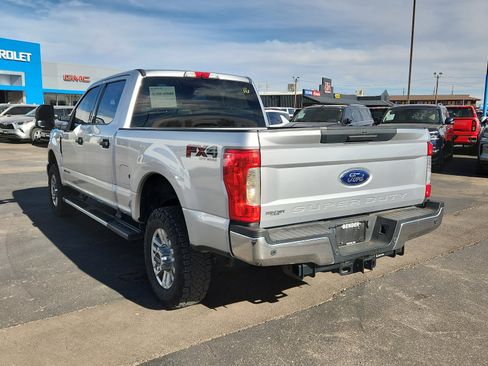 Used 2019 Ford F250 XLT w/ XLT Value Package image 3