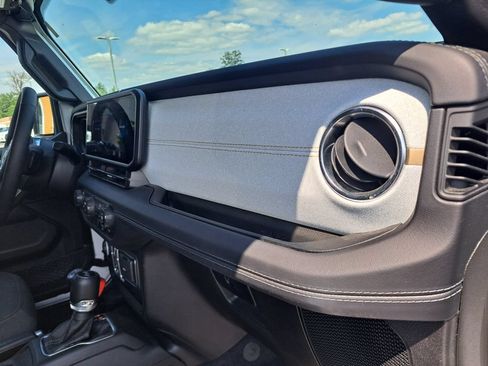 Certified 2025 Jeep Wrangler Unlimited Sahara AWD/4WD image 33