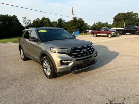 Used 2020 Ford Explorer XLT w/ Equipment Group 202A AWD/4WD image 1