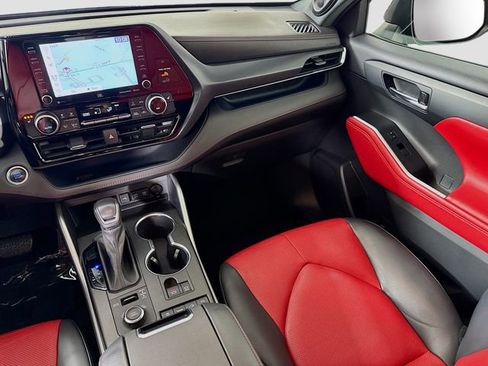 Certified 2021 Toyota Highlander XSE image 25