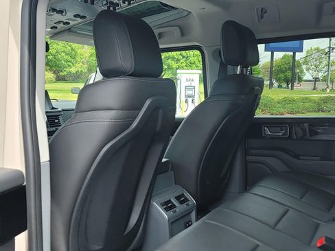 Used 2025 INEOS Grenadier AWD/4WD image 33
