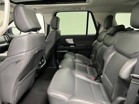Used 2025 Ford Expedition Active AWD/4WD image 40