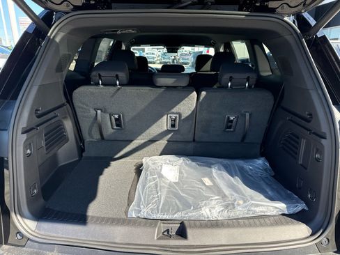 New 2026 GMC Acadia Elevation image 12