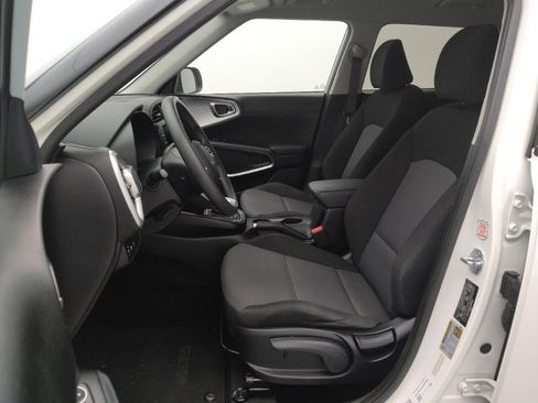 Used 2023 Kia Soul LX w/ Option Group 015 image 17