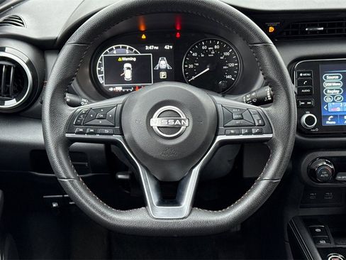 Used 2024 Nissan Kicks SR image 19