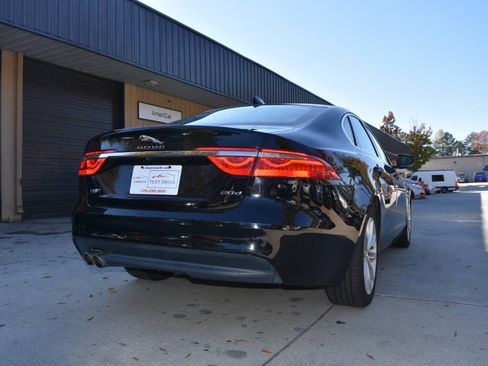 Used 2017 Jaguar XF Premium image 20