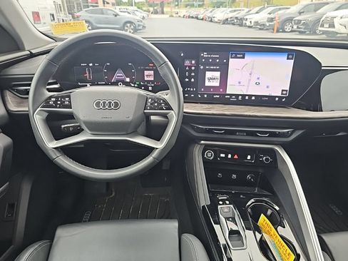 Certified 2025 Audi Q5 Premium Plus w/ Premium Plus AWD/4WD image 2
