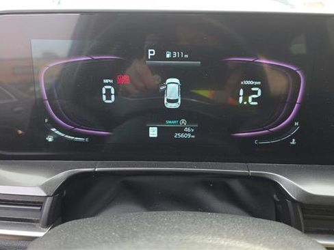 Used 2025 Kia Telluride S image 12