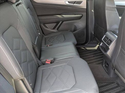 Used 2024 Volkswagen Atlas Cross Sport SE w/ Panoramic Sunroof Package AWD/4WD image 20