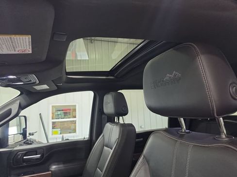 Used 2022 Chevrolet Silverado 3500 High Country w/ Safety Package II AWD/4WD image 30