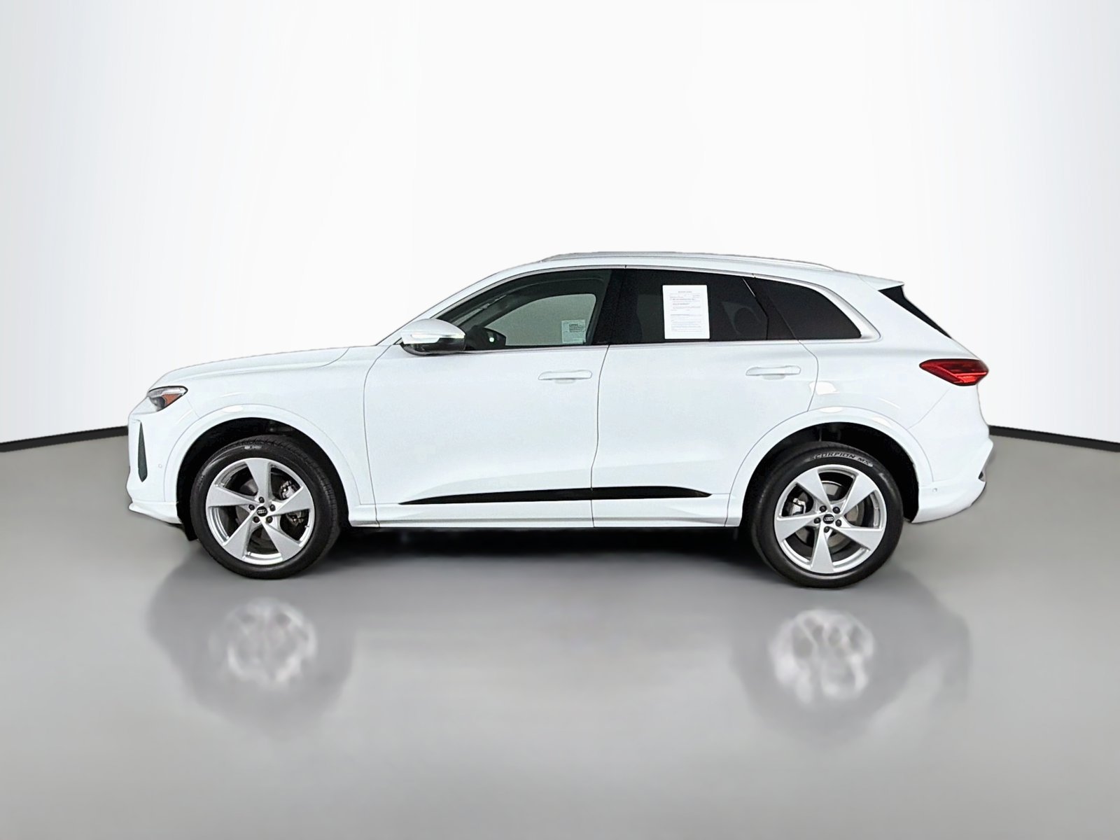 Certified 2025 Audi Q5 Premium w/ Premium Plus AWD/4WD image 4