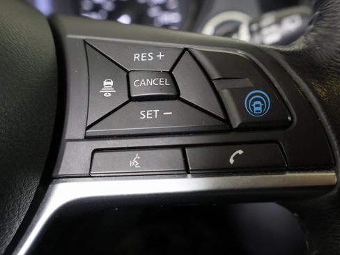 Used 2019 Nissan Rogue SV w/ Premium Package image 23