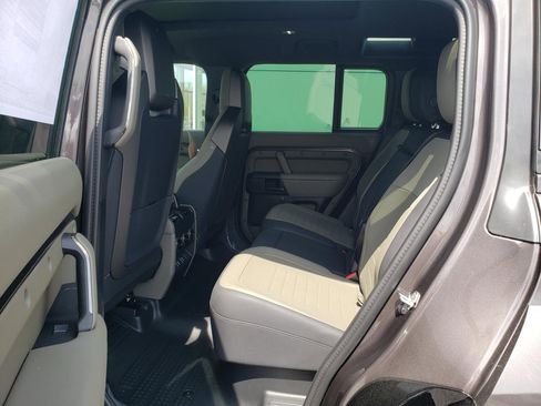 New 2026 Land Rover Defender 110 AWD/4WD image 11