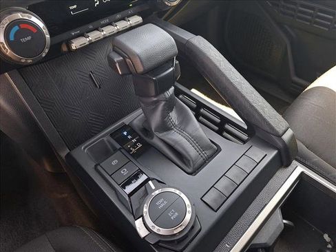 Used 2024 Toyota Tacoma SR5 AWD/4WD image 14