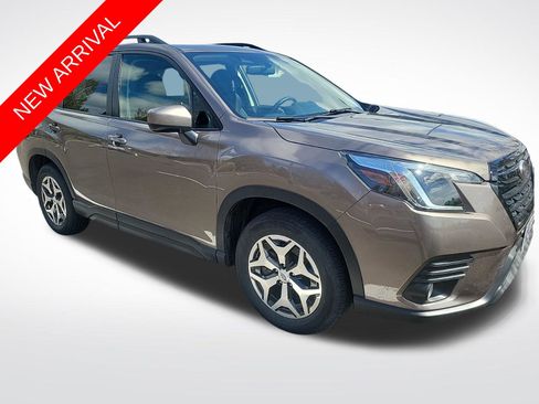 Used 2022 Subaru Forester Premium image 1