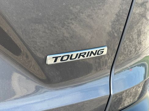 Used 2017 Honda CR-V Touring image 4