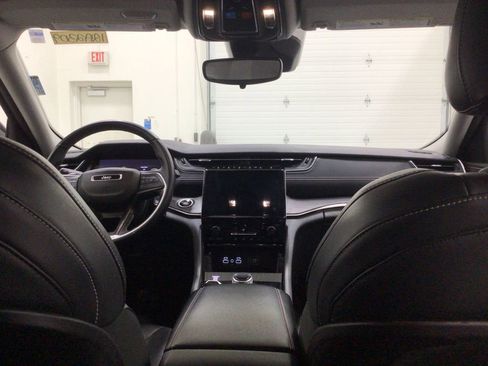 Used 2022 Jeep Grand Cherokee L Limited AWD/4WD image 30