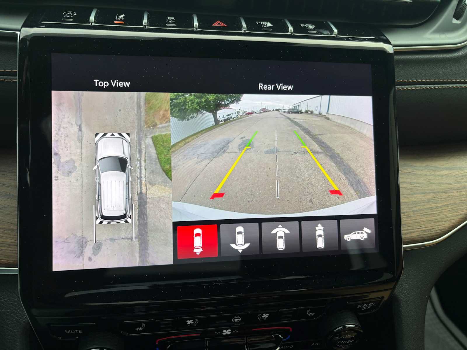 Certified 2024 Jeep Grand Cherokee Summit AWD/4WD image 19