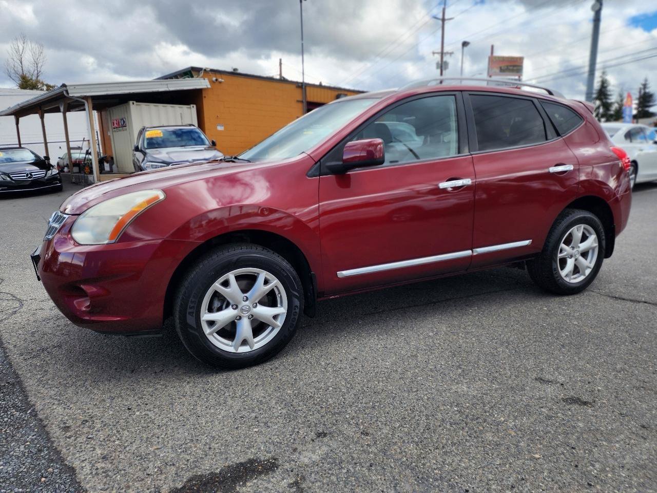 Used 2011 Nissan Rogue SV AWD/4WD image 9