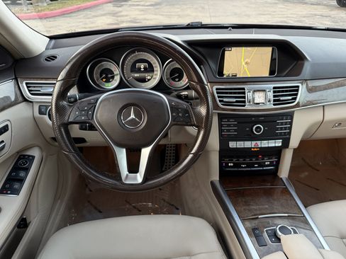Used 2016 Mercedes-Benz E 350 Sedan w/ Premium Package image 15