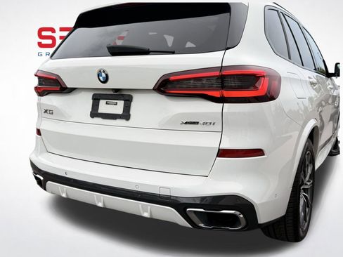 Used 2021 BMW X5 xDrive40i w/ M Sport Package image 11