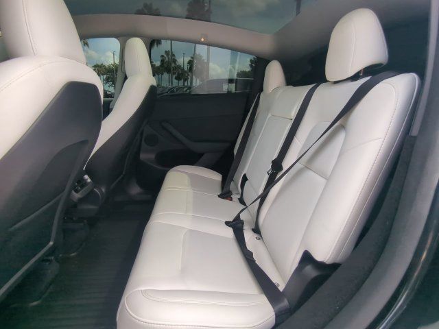 Used 2024 Tesla Model Y Performance AWD/4WD image 16