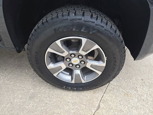 Used 2020 Chevrolet Colorado Z71 image 36