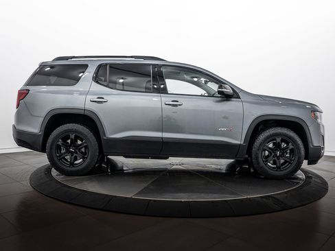 Used 2021 GMC Acadia AT4 w/ Technology Package AWD/4WD image 3