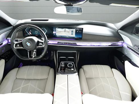 Used 2023 BMW 760i xDrive w/ Executive Package image 45