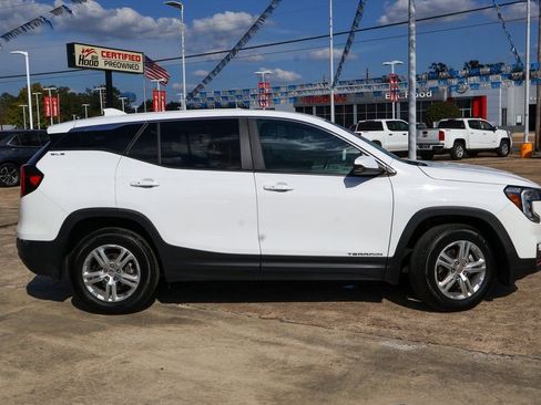 Used 2024 GMC Terrain SLE image 20