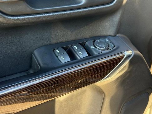 Used 2019 GMC Sierra 1500 SLE image 18