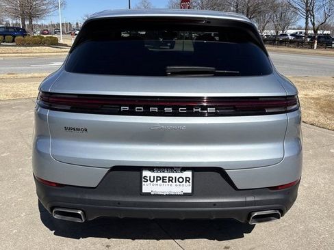 Used 2024 Porsche Cayenne image 5