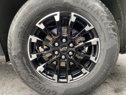 Used 2025 Chevrolet Traverse Z71 w/ Enhanced Driving Package AWD/4WD image 41