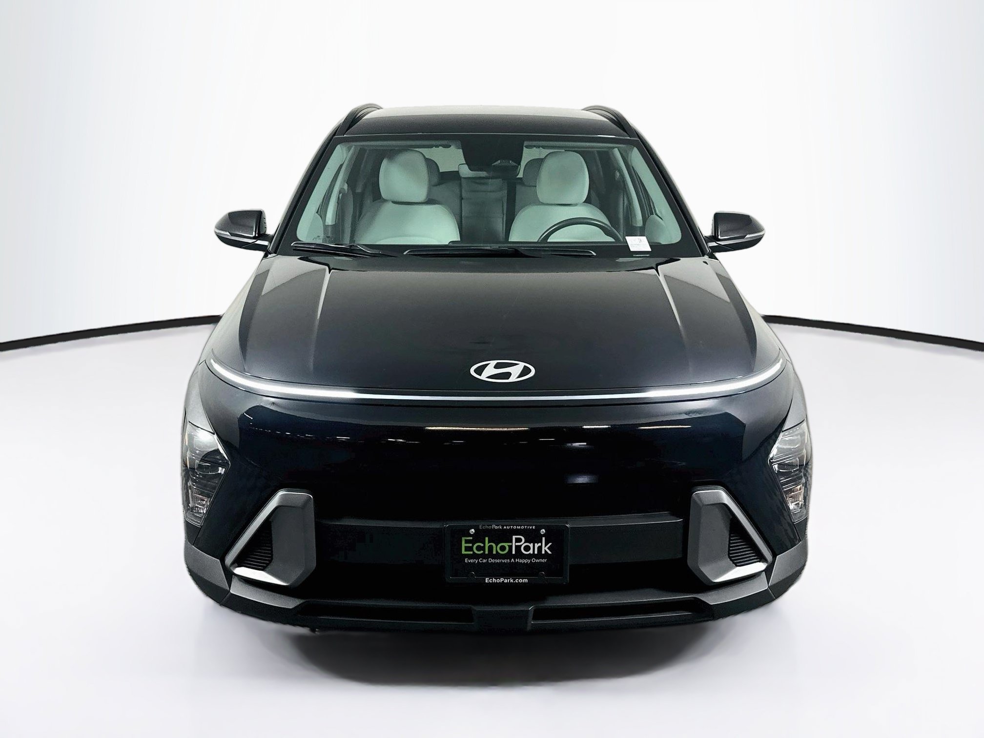 Used 2025 Hyundai Kona SEL FWD image 2